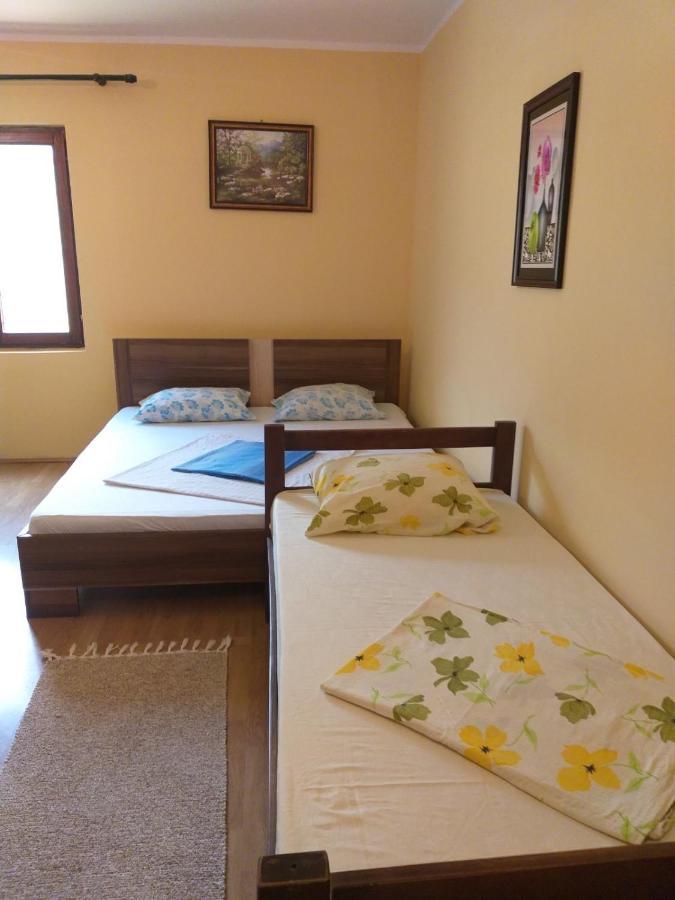 Apartment Davidovic Тиват Екстериор снимка