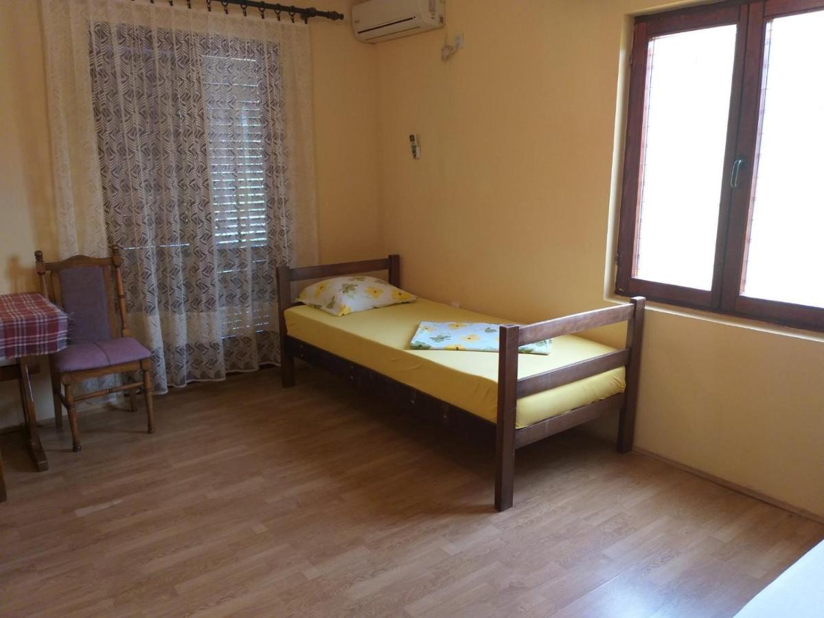 Apartment Davidovic Тиват Екстериор снимка